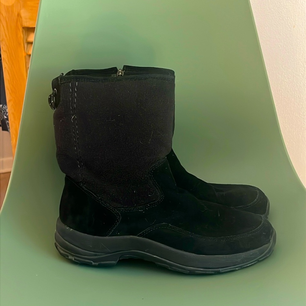 L.L.BEAN Women's Winter Boots Black Suede Lined Zip Up Snow Mid Calf Size 9M